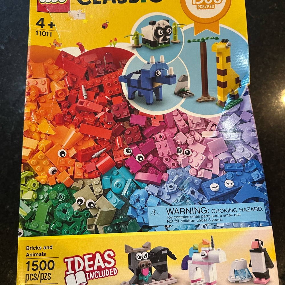 LEGO Classic Bricks and Animals Set - Rainbow Colors